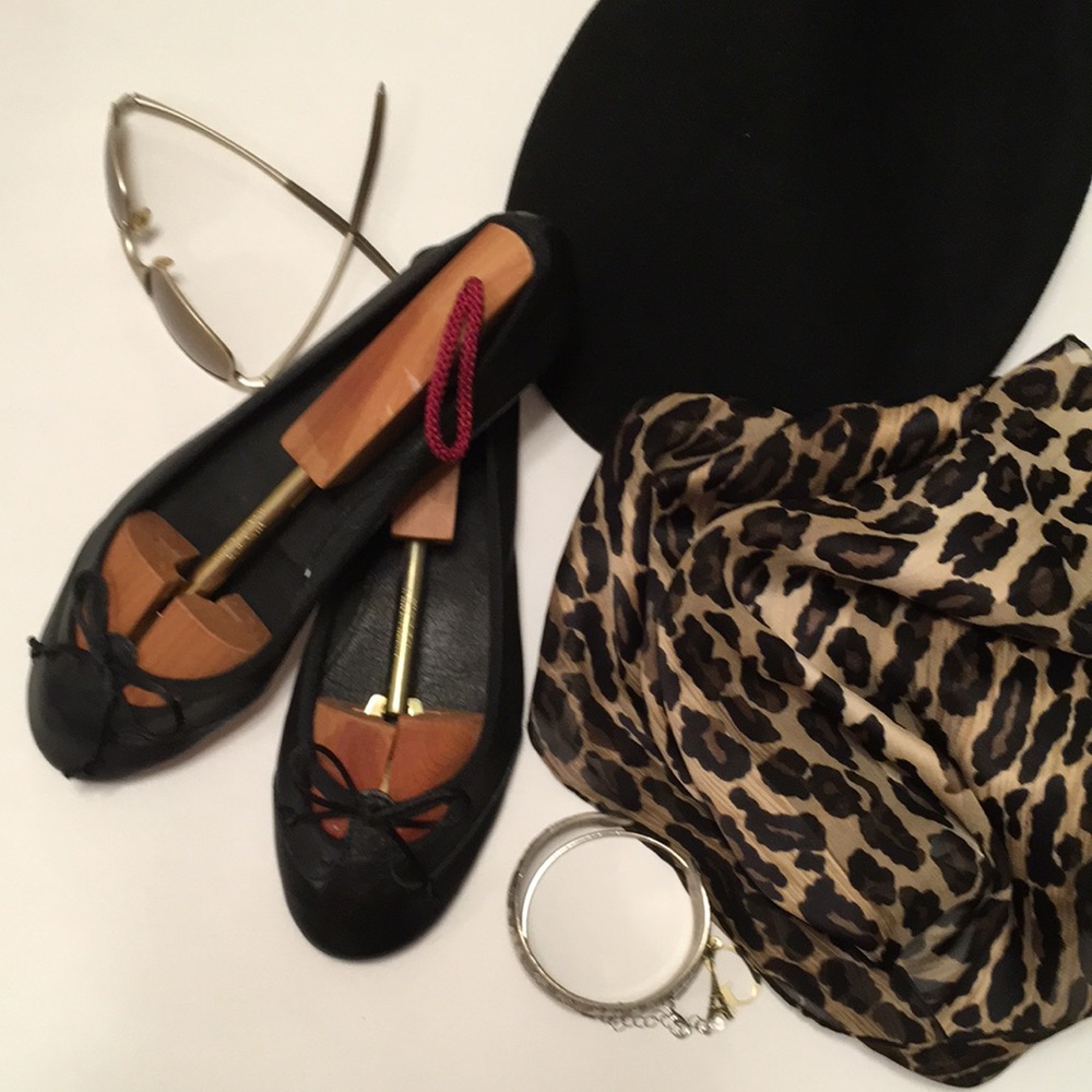 Zara 8 US - (38)  100% Leather / Spain NEW  Flats